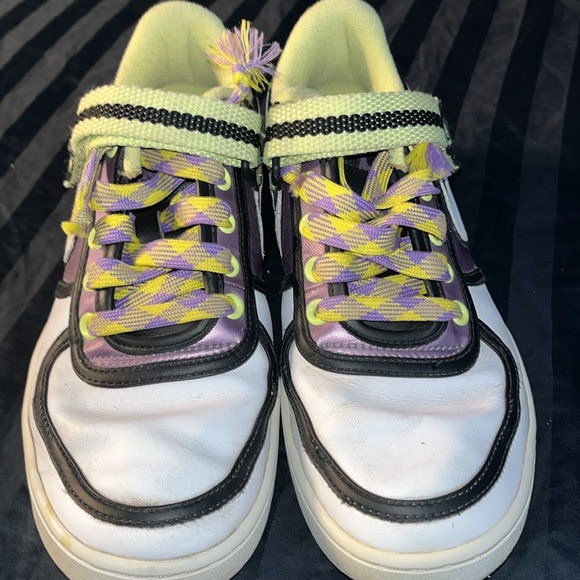 Women’s Size 8 NIKE VANDAL 2008 SHOES - Picture 3 of 9